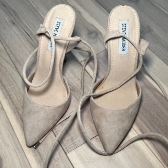 Nude pointed heels - Picture 2 of 4